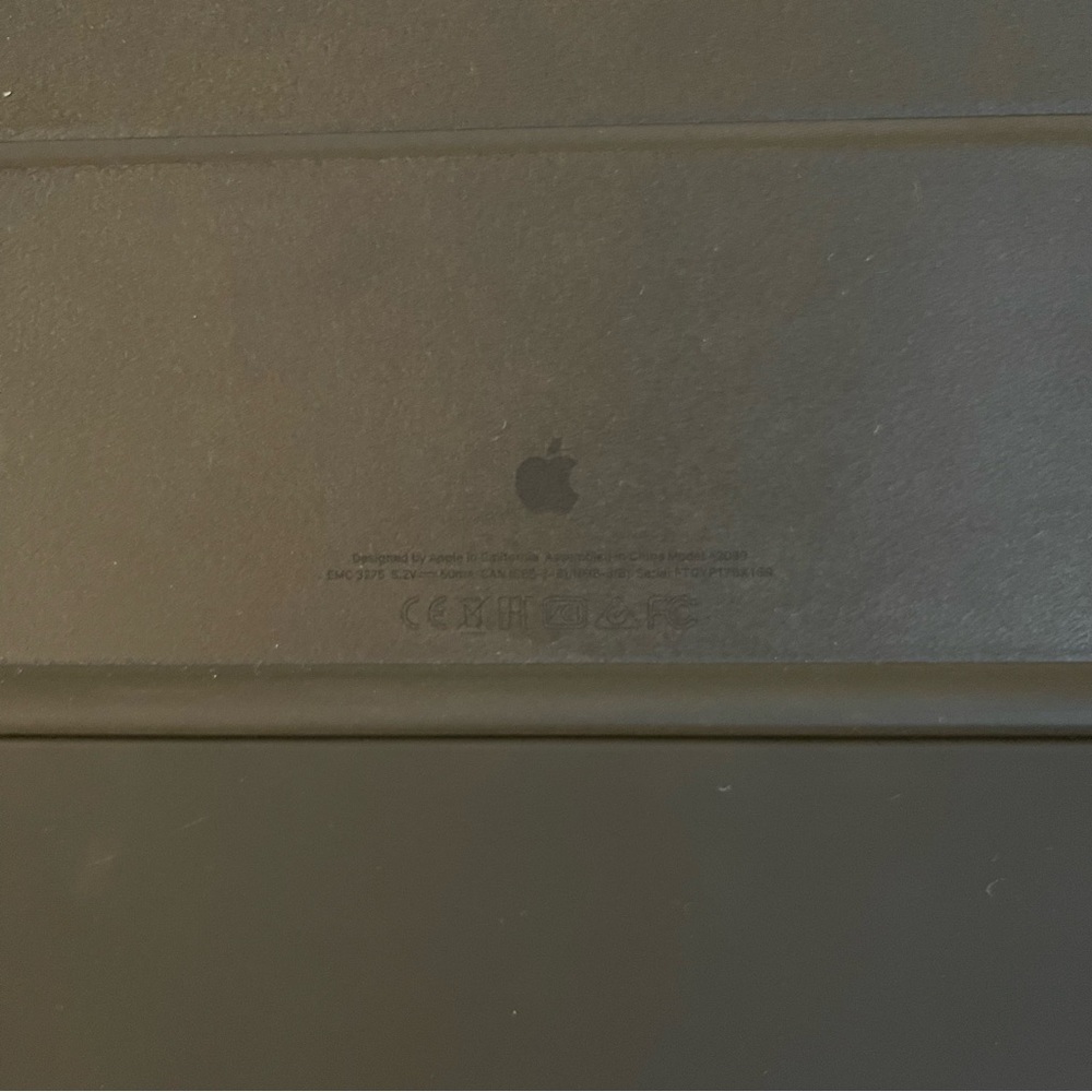 Apple Smart Keyboard. - Picture 2 of 3